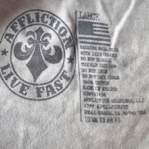 NWT Affliction Woman’s Large White Skull With Cross Short Sleeve Baby Tee - Picture 8 of 8